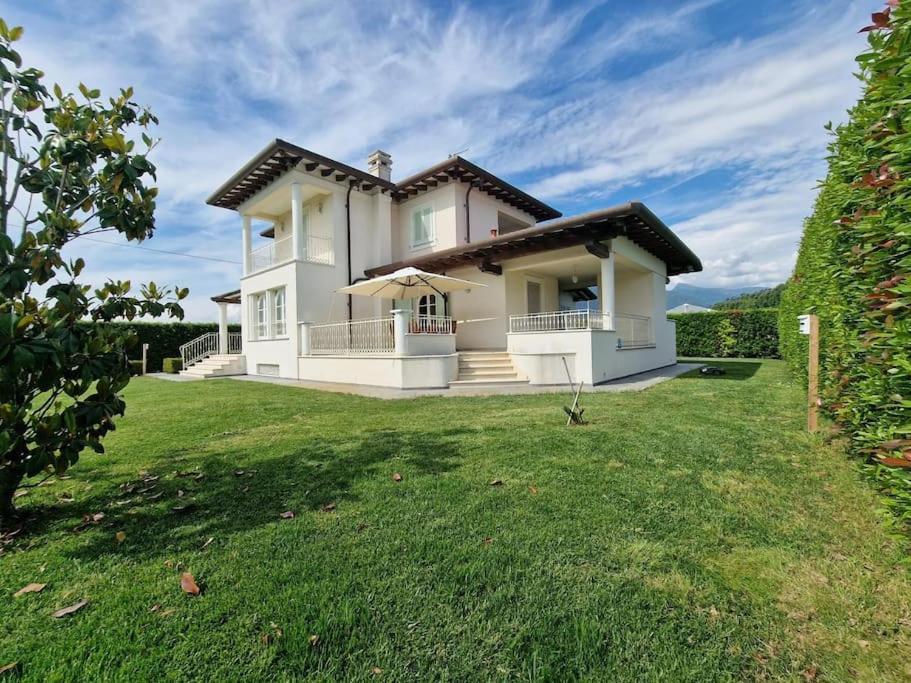 Villa Oriella - Piscina Idromassaggio E Relax -Versilia Camaiore Bagian luar foto