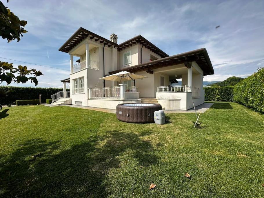 Villa Oriella - Piscina Idromassaggio E Relax -Versilia Camaiore Bagian luar foto